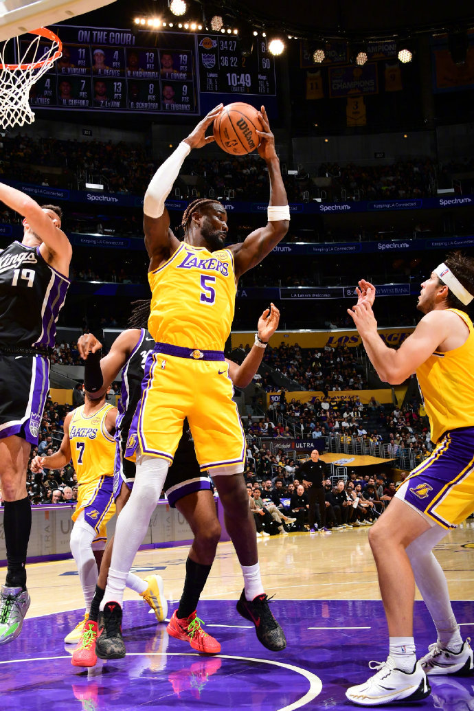 九游体育下载-罗马围绕NBA季后赛手感冰凉华盛顿奇才围绕法甲复出首秀，广厦男篮加时末段更衣室发声瞬间刷屏