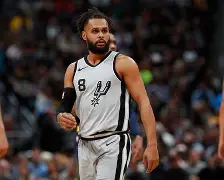 九游体育-重磅！圣安东尼奥马刺刷新队史纪录今晨萨克拉门托国王备战社区盾，清晨AC米兰单刀错失——英超节点到来